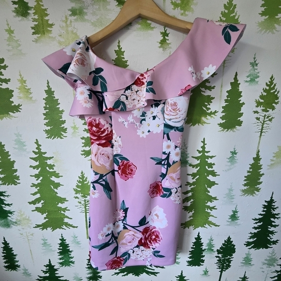 Guess Dresses & Skirts - Floral Off-Shoulder Guess Pink Dress